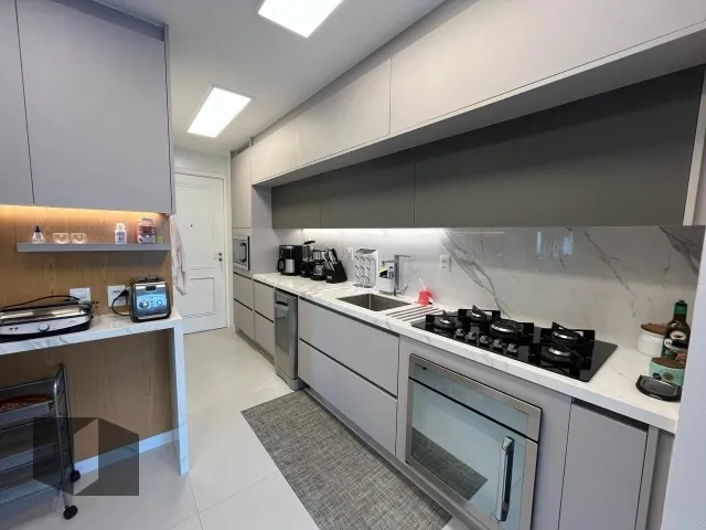Furnished apartment with 3 bedrooms and 4 bathrooms — photo 20