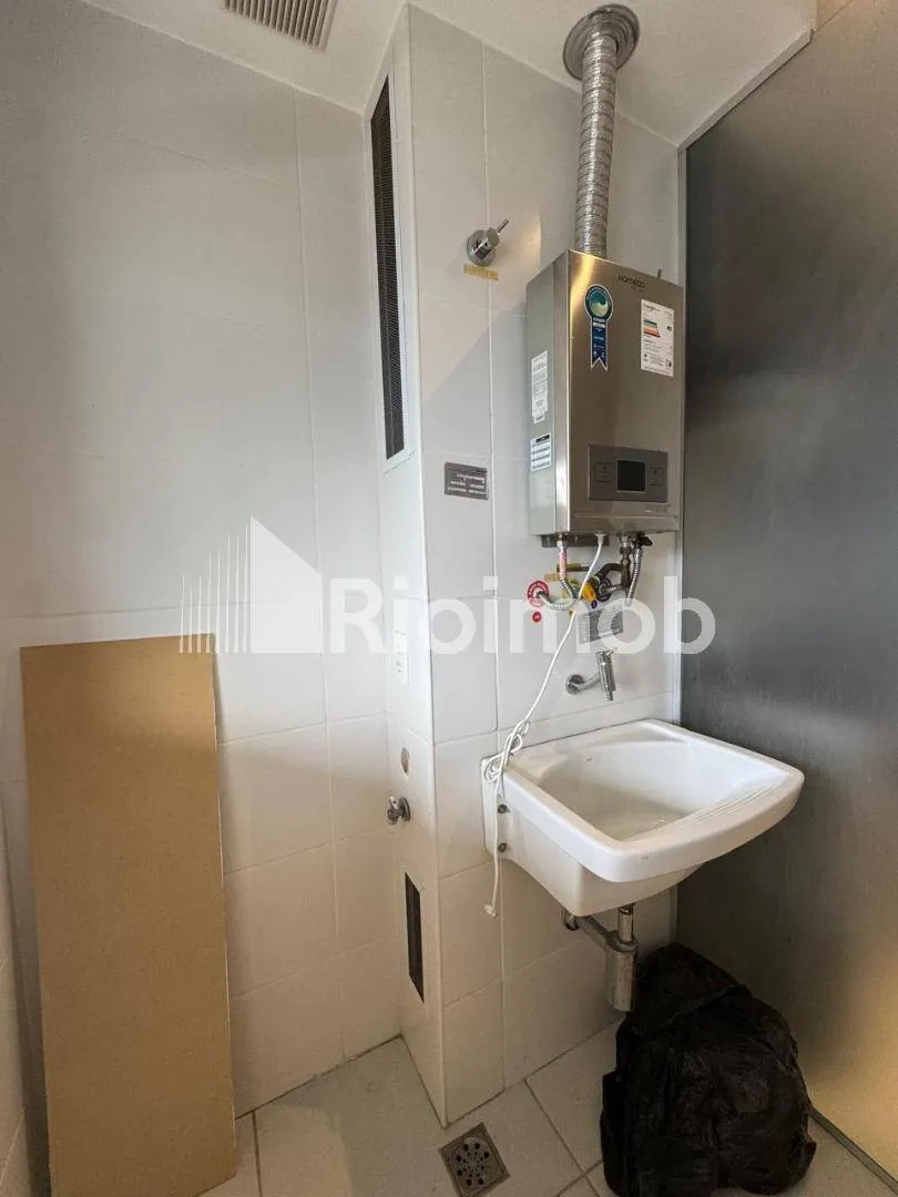 2-bedroom apartment with a mountain view — photo 3