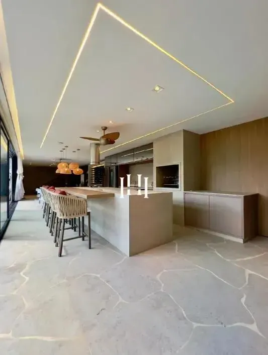 Furnished house, 800 m², with a bathtub — photo 31