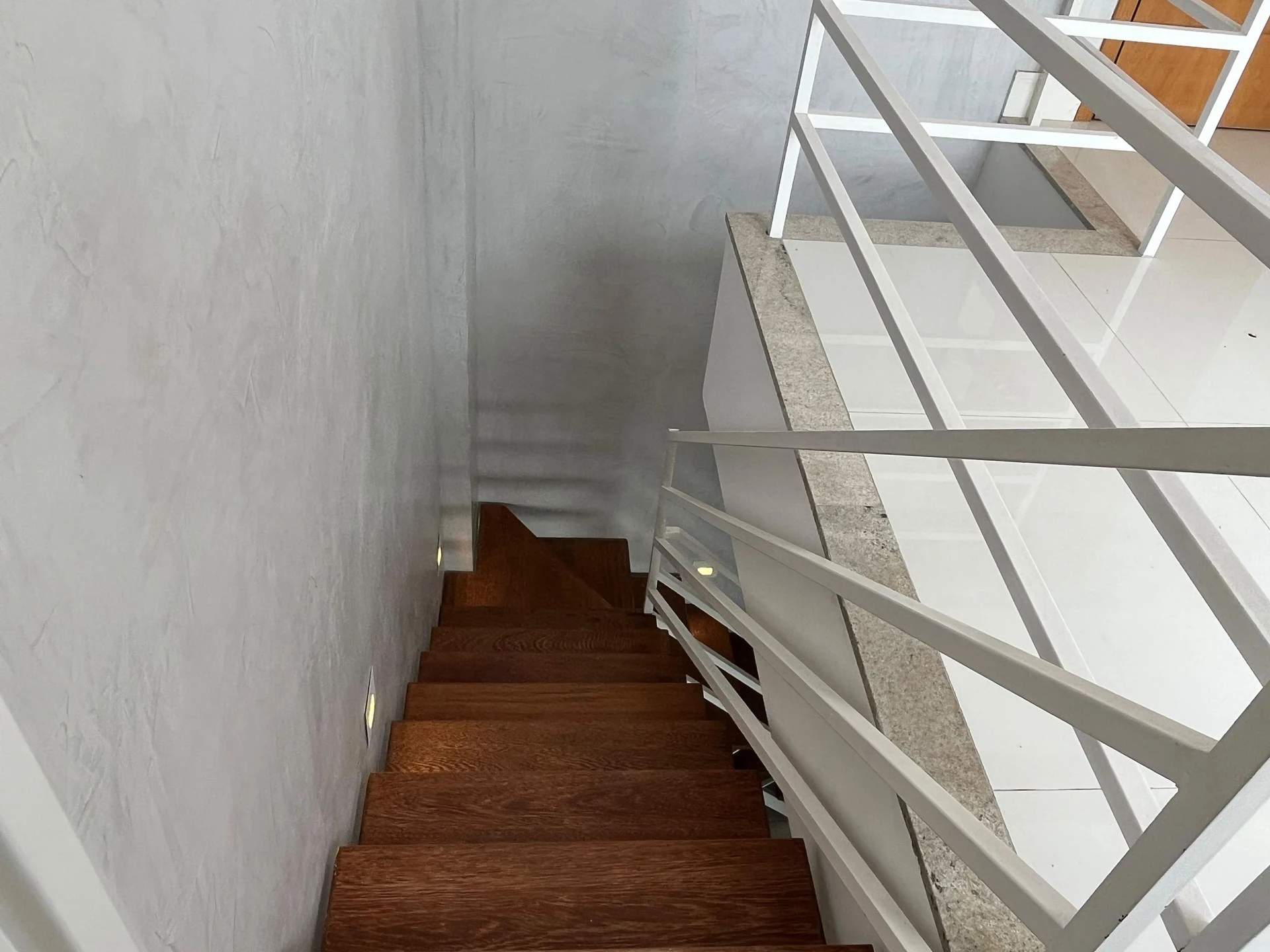Furnished apartment, 148 m², with a glass-enclosed balcony — photo 21