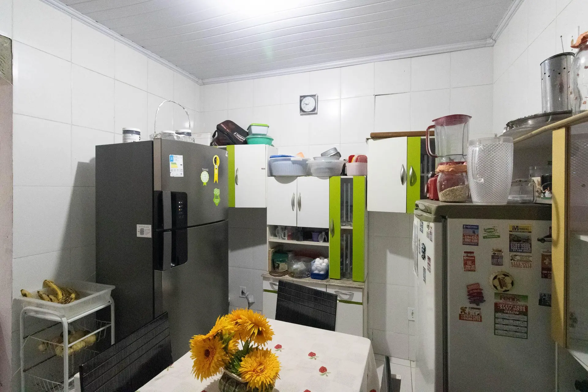 Casa mobiliada com 3 quartos e cozinha com fogão a gás — photo 21