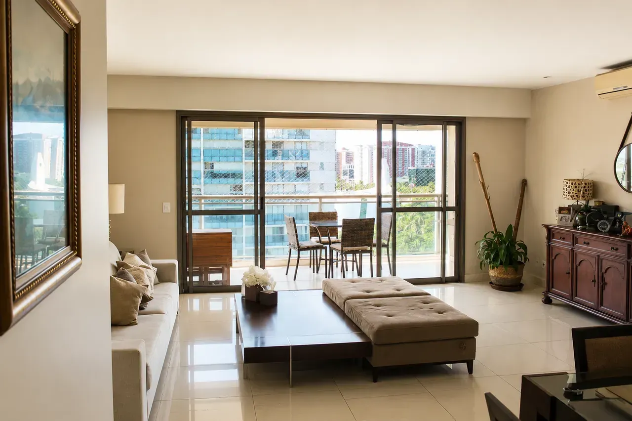 Furnished apartment with 4 bedrooms and 5 bathrooms — photo 7