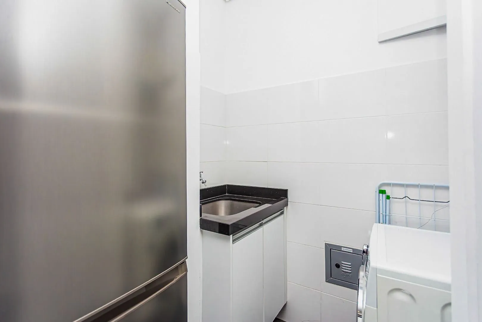78 m² apartment with floor-to-ceiling windows and a bathtub — photo 38