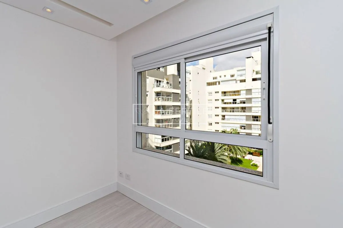 Apartamento de 3 dormitorios con 3 baños y 158,14 m² — photo 35