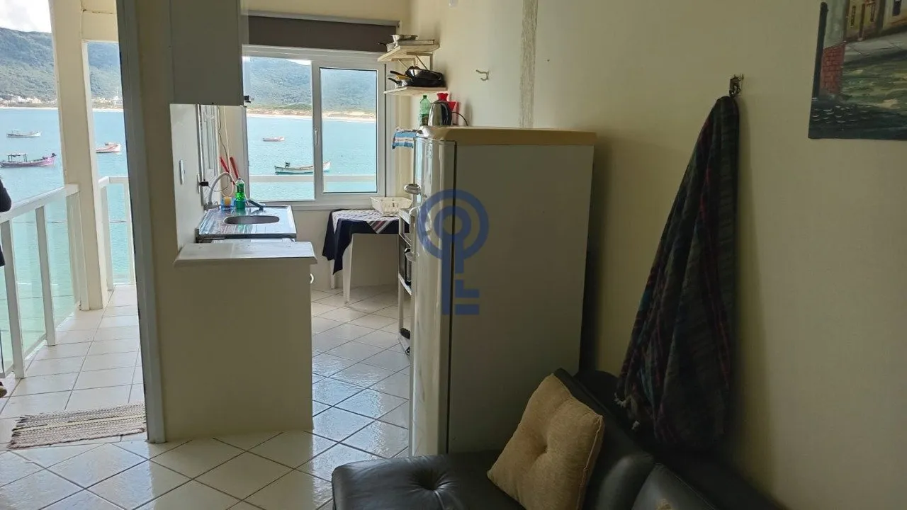 Furnished 1-bedroom apartment with water and mountain views — photo 4
