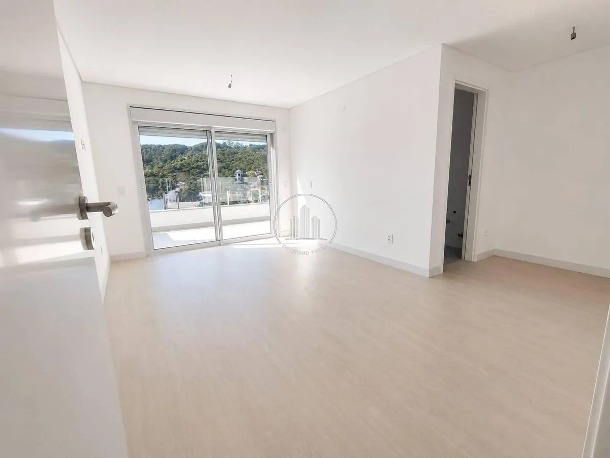 Apartment with 3 bedrooms and 2 en-suites with balcony — photo 38