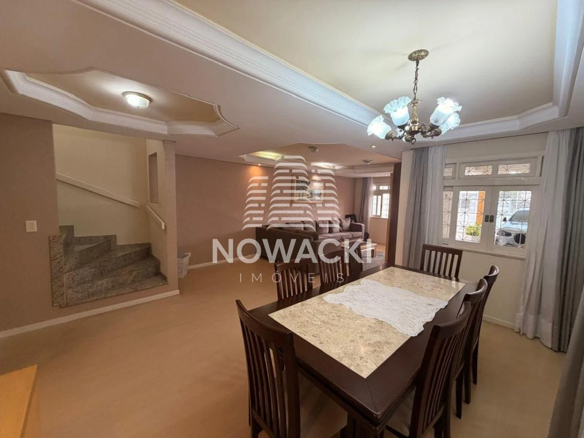 318 m² house with a bathtub and a home office — photo 11