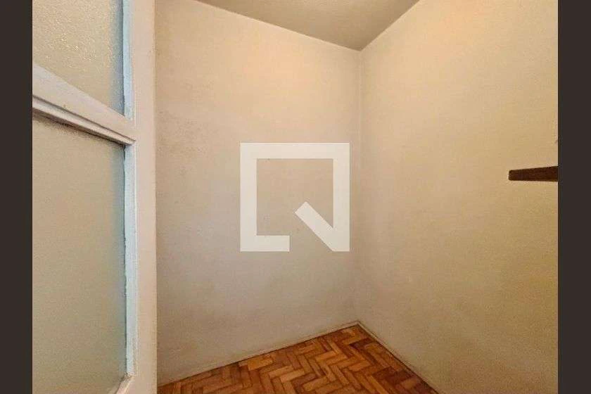 Unfurnished 2-bedroom apartment with city-facing windows — photo 16