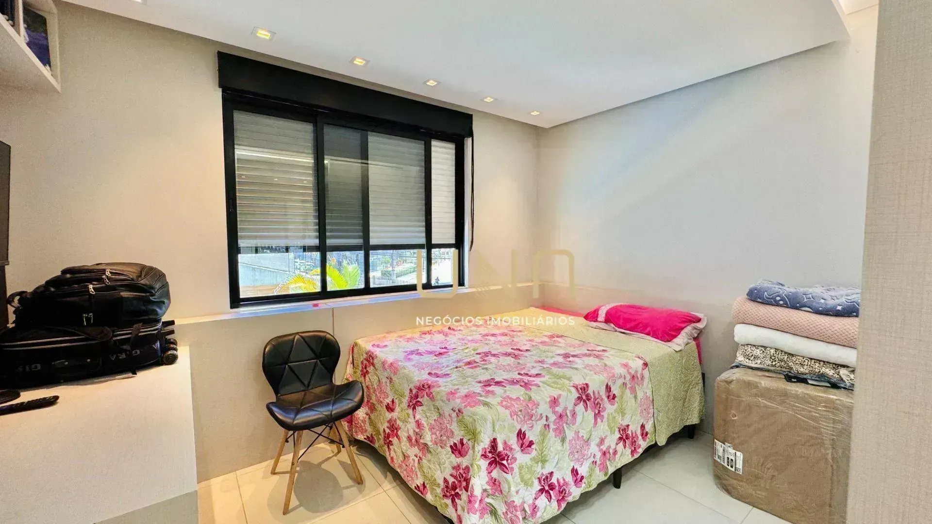 Apartamento amueblado con 4 dormitorios y 183 m² — photo 23