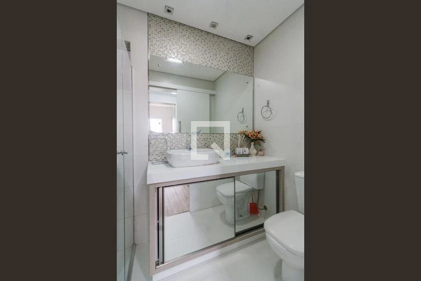 Furnished apartment, 77 m², with a glass-enclosed balcony — photo 43