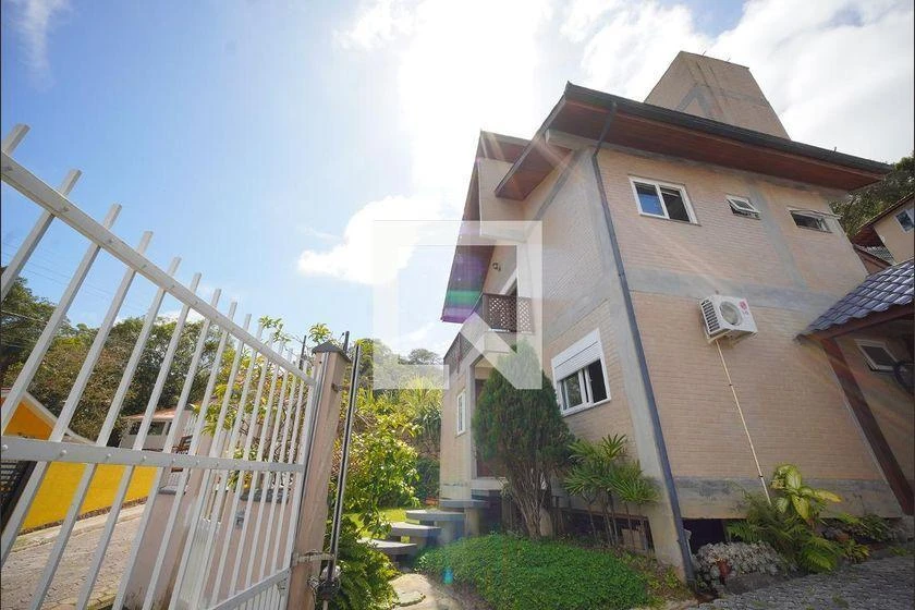 Rental house with 2 bedrooms, 425 m² and a balcony — photo 14