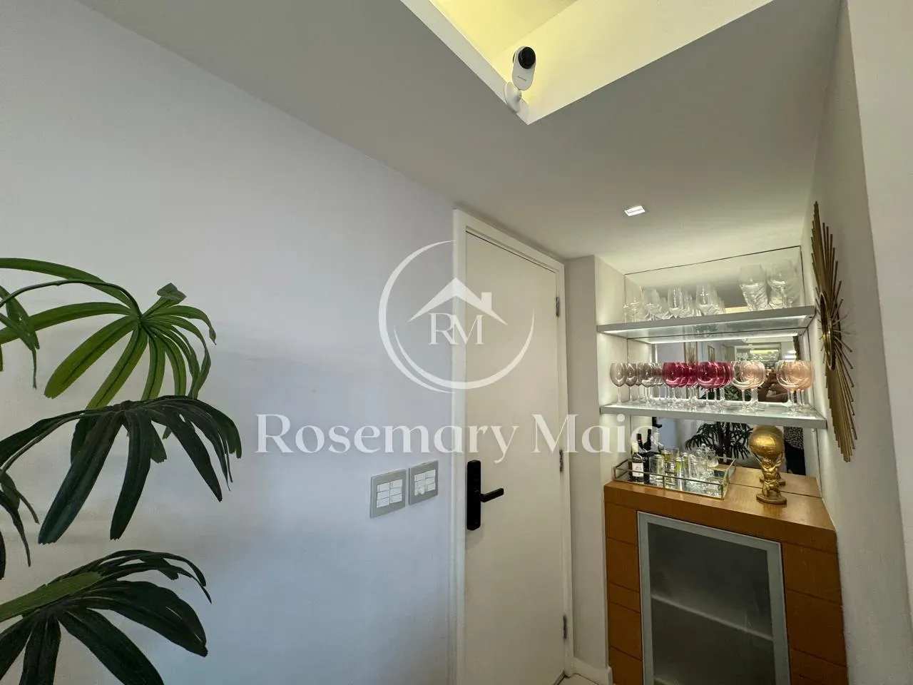 Furnished 2-bedroom, 2-bath apartment with 2 parking — photo 4