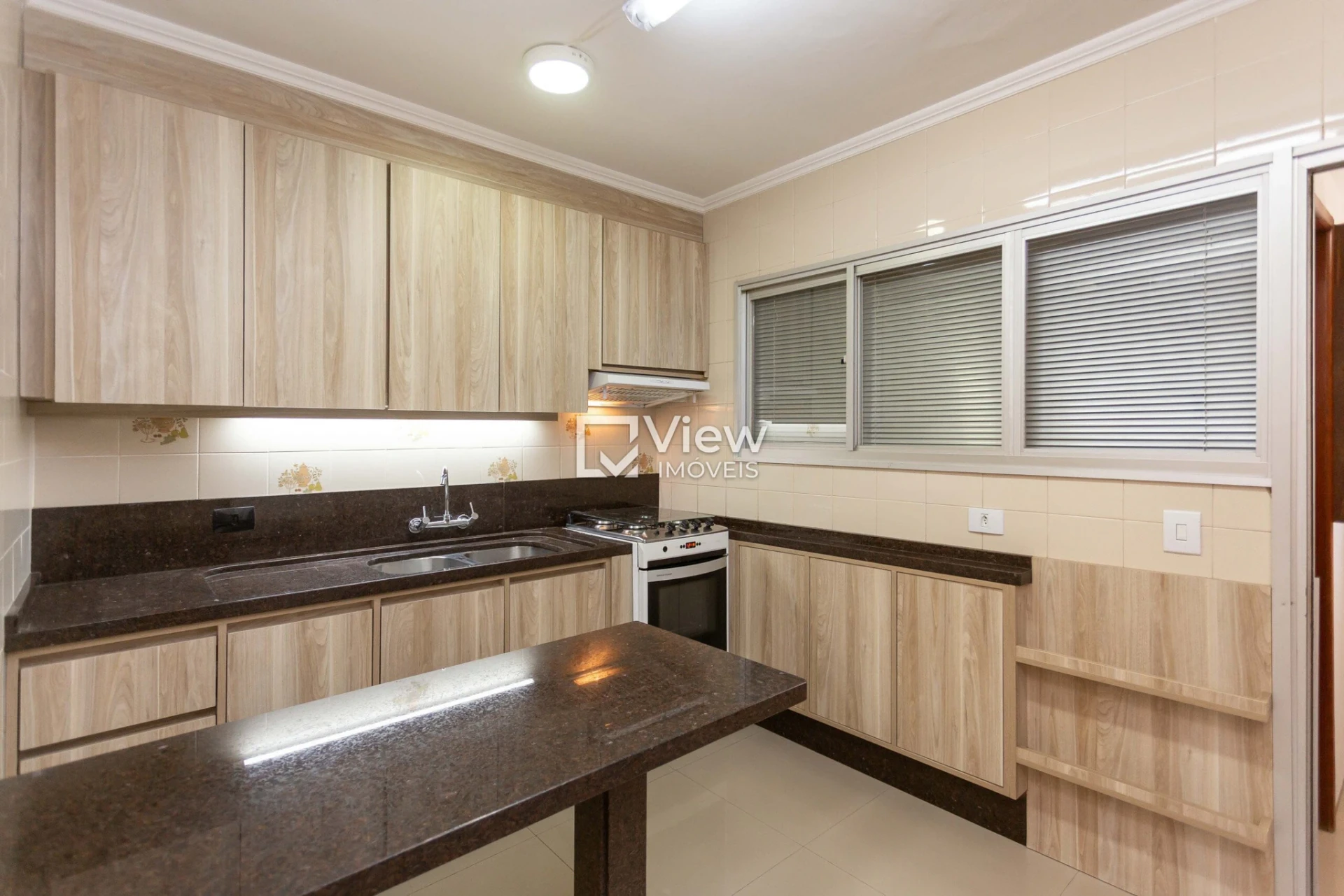 Apartamento com 3 quartos e 2 vagas, 136 m²