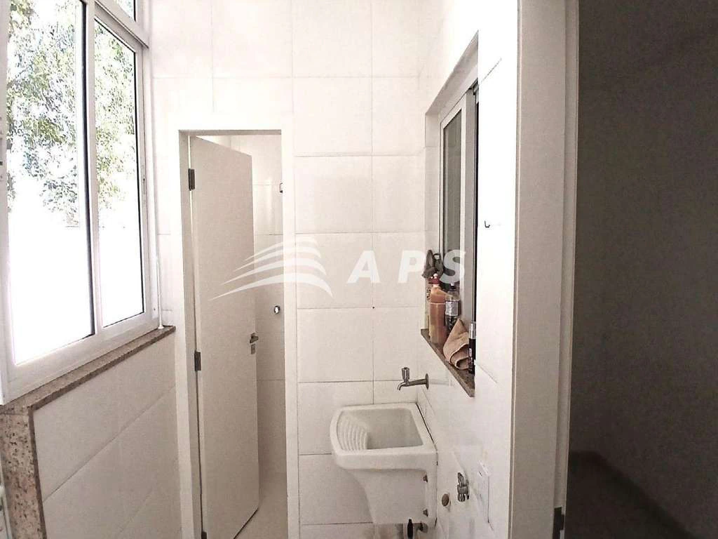 300 m² house with 4 en-suite bedrooms and private BBQ — photo 13