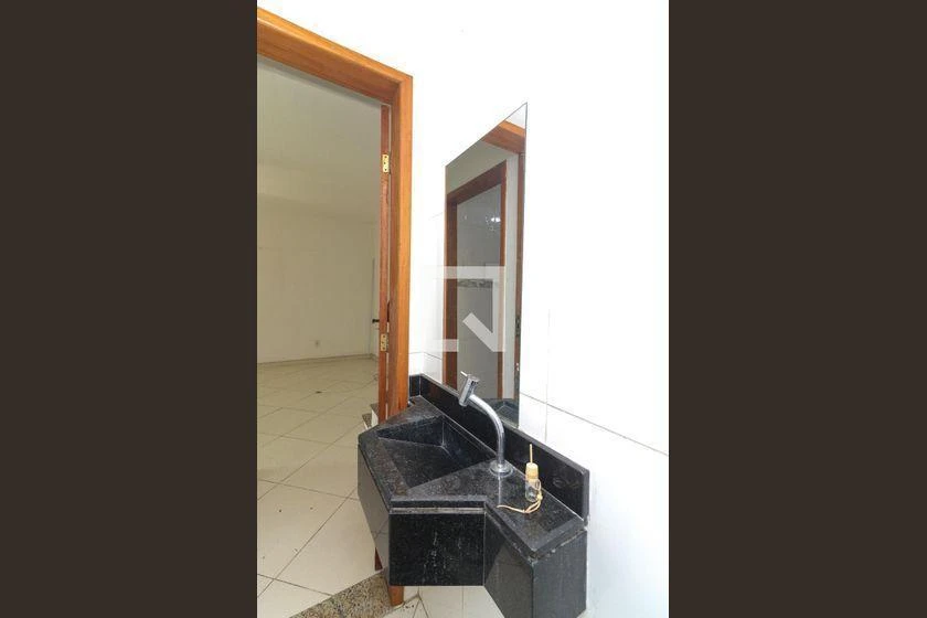 Balcony with a grill in a 2-bedroom house, 125 m² — photo 7