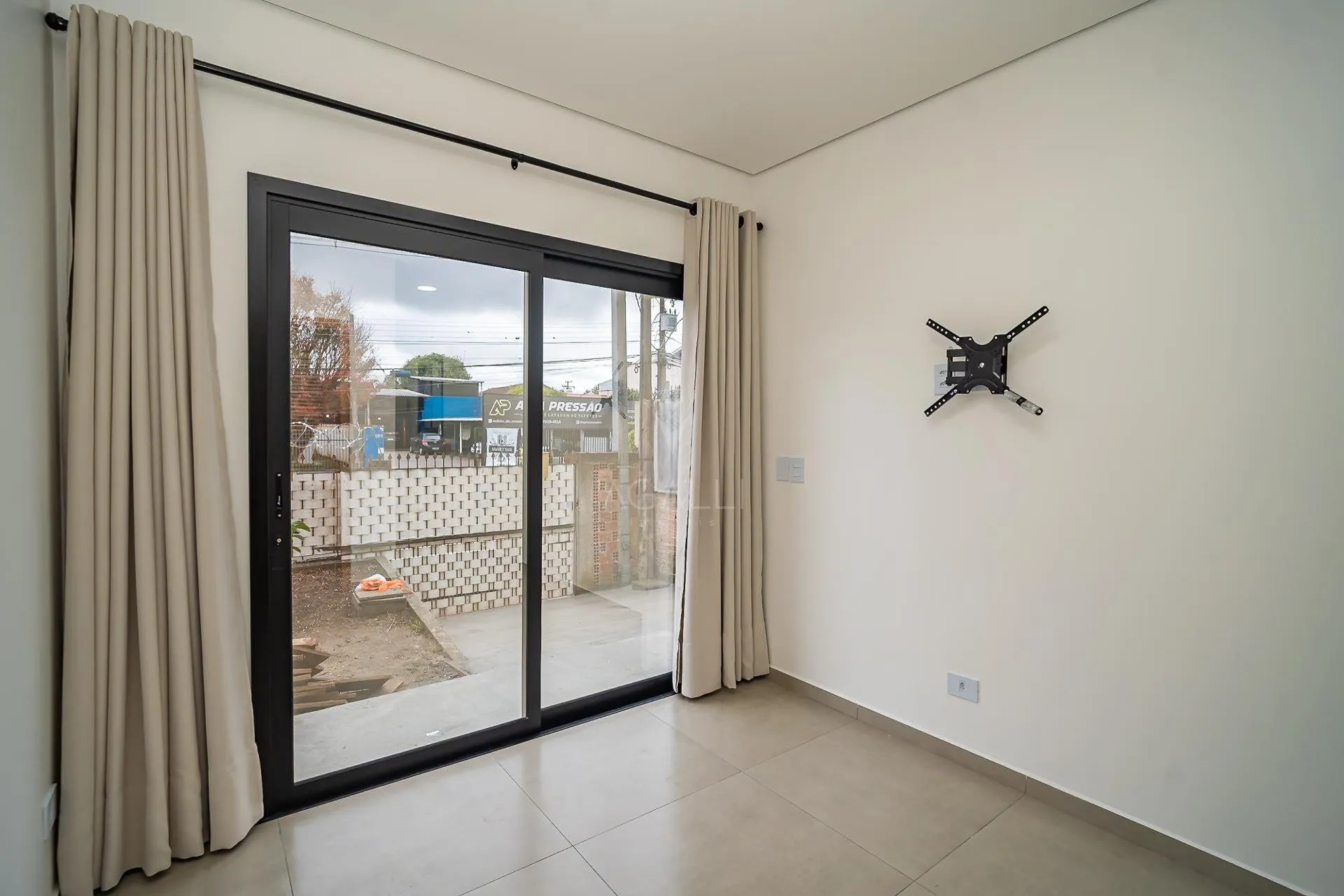Unfurnished studio of 25 m² with a gas stove — photo 9
