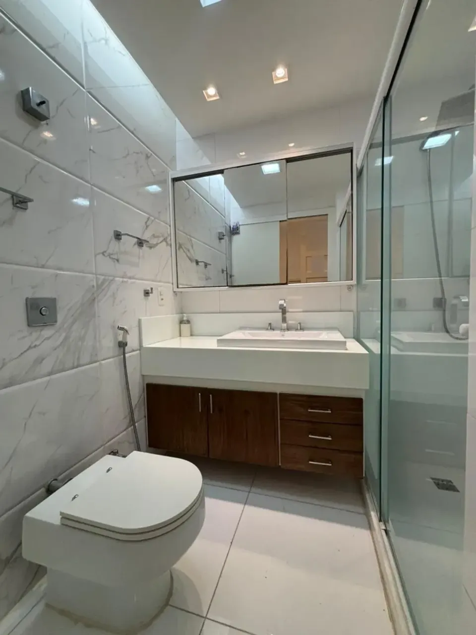 Furnished apartment with a closed kitchen and 4 bedrooms — photo 4