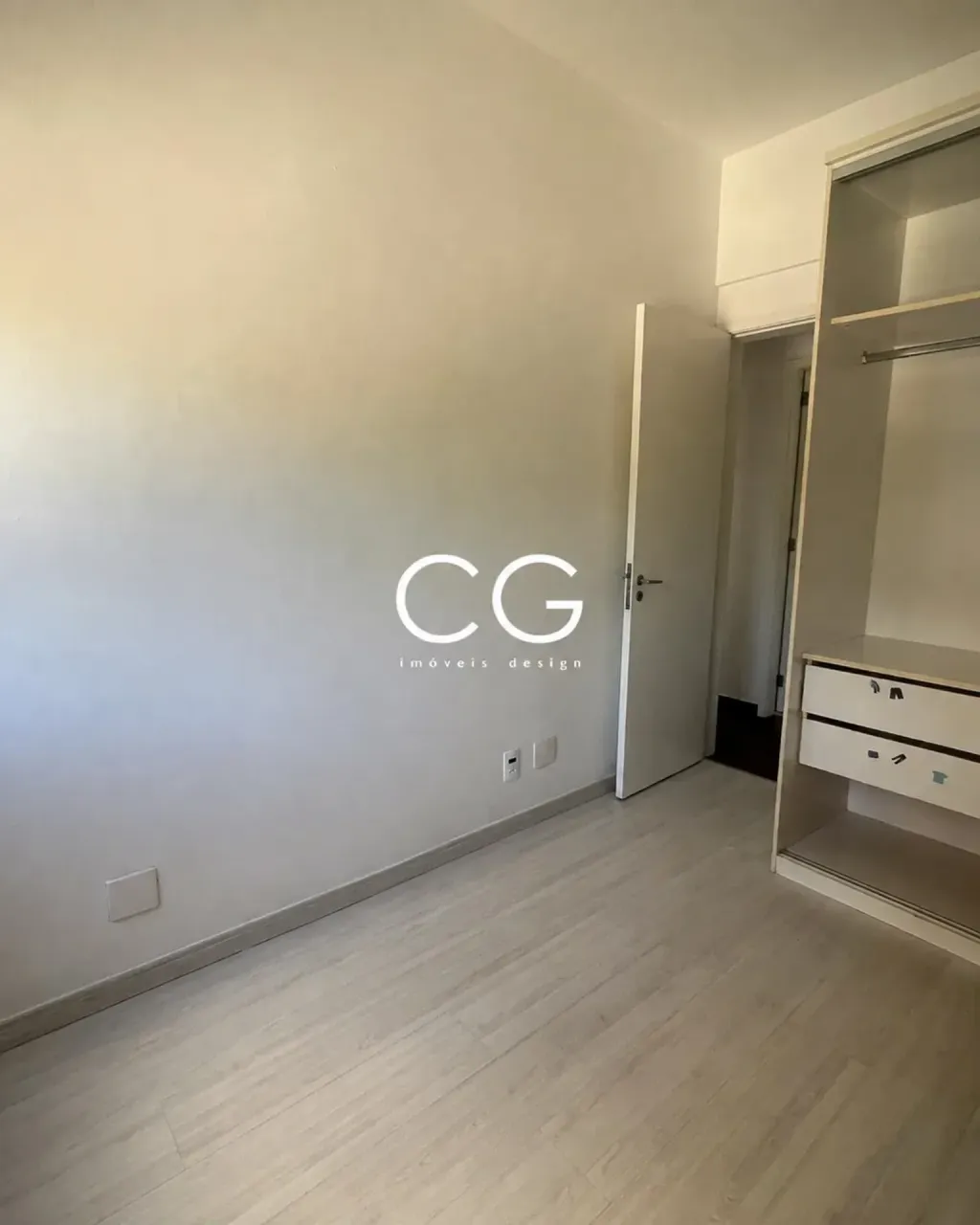 Unfurnished 3-bedroom apartment with balcony — photo 15