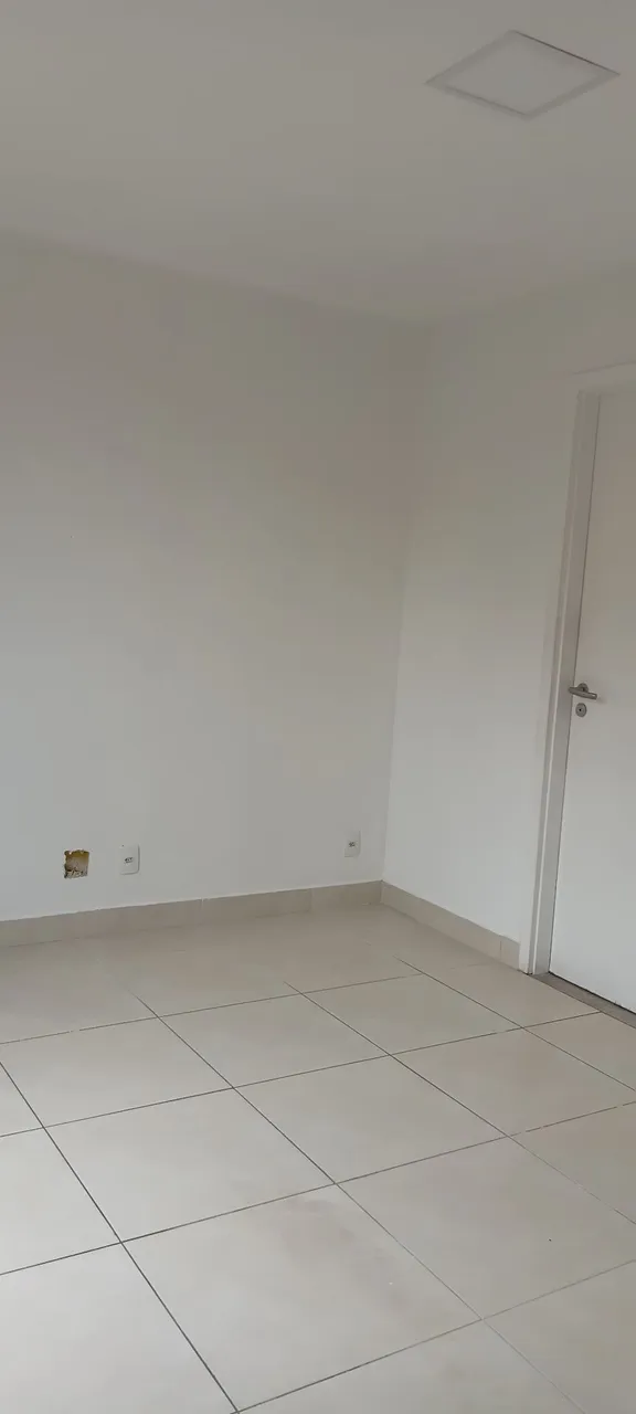 2-bedroom apartment in a building with a gym — photo 11