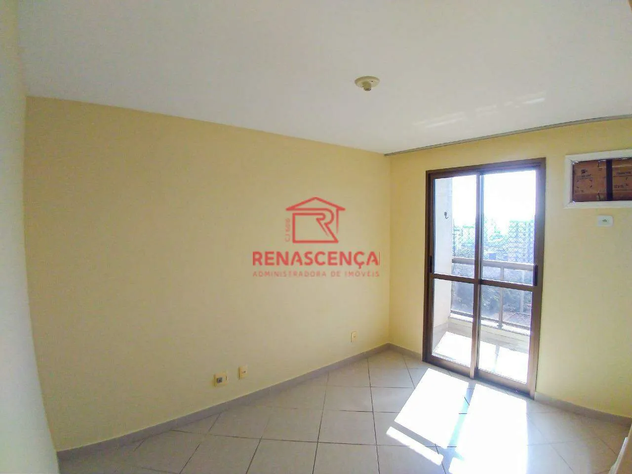 Apartamento com 2 quartos e varanda com área de lavanderia — photo 16
