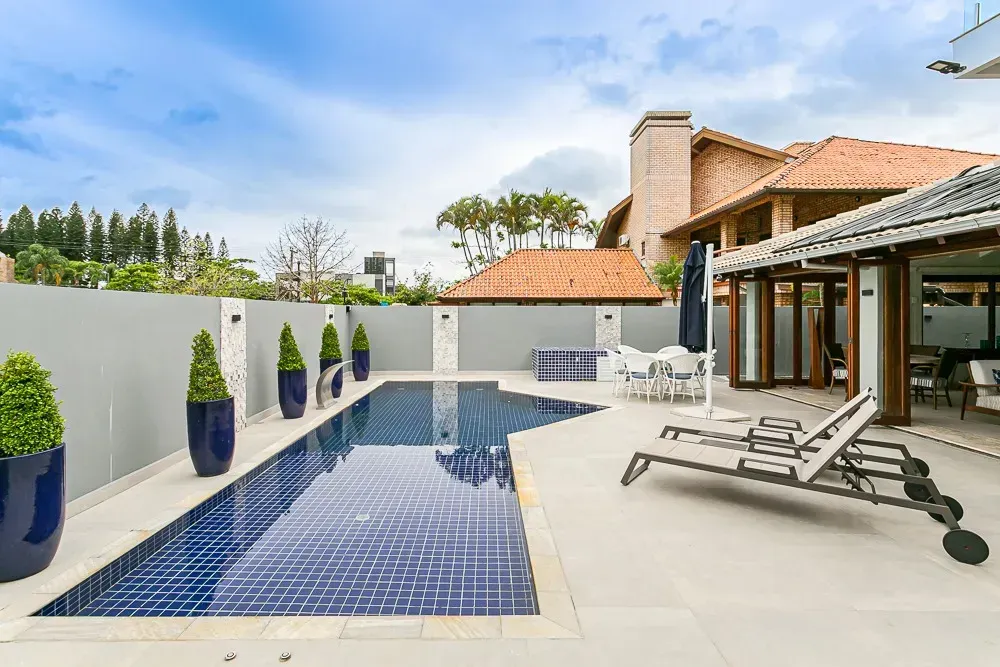 Furnished house with 7 bedrooms and 700 m² — photo 30