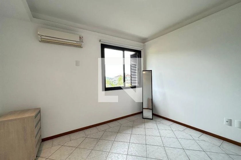 5-bedroom apartment with a bathtub in Florianópolis — photo 21