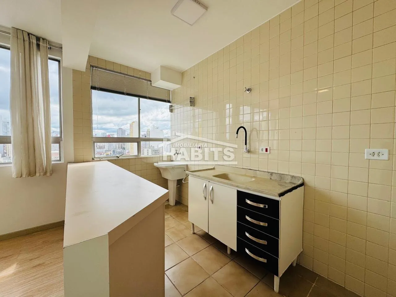 Wood or laminate floors in a one-bedroom apartment, 35 m² — photo 15