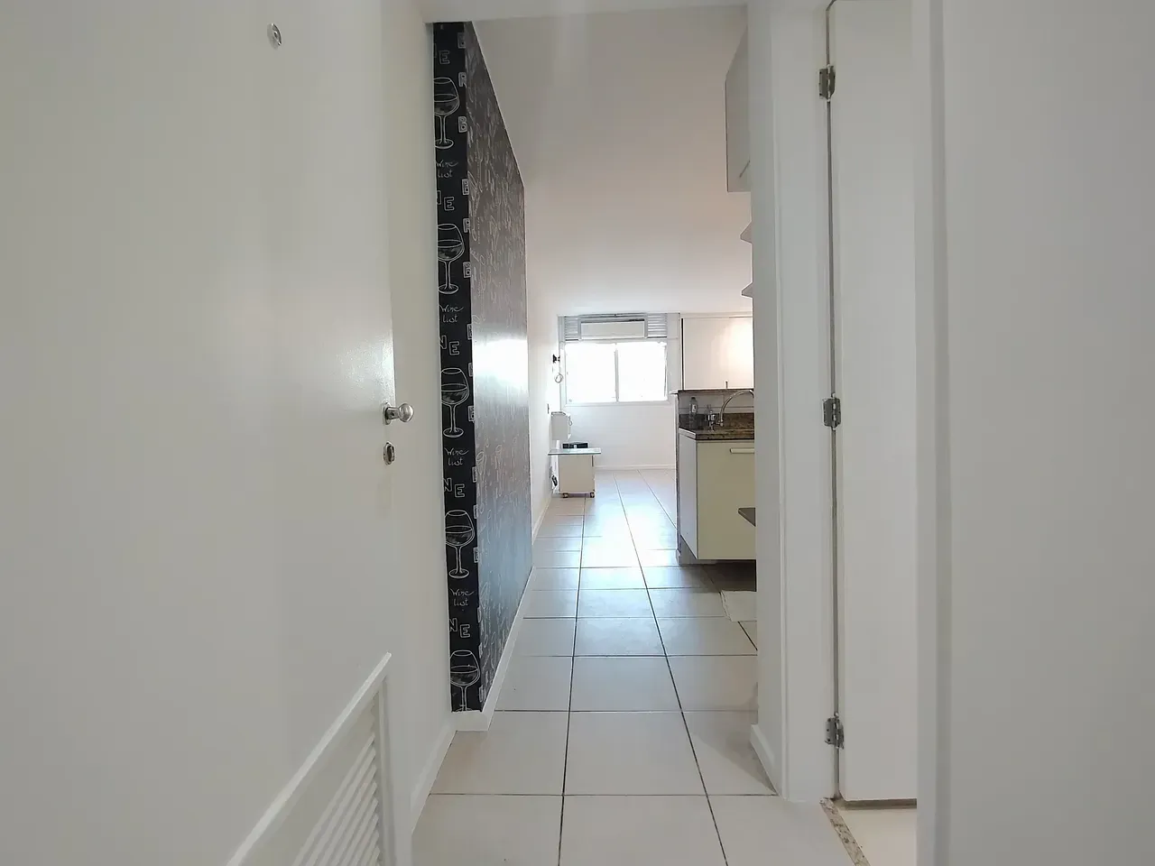 1-bedroom apartment with open-plan gas kitchen — photo 17