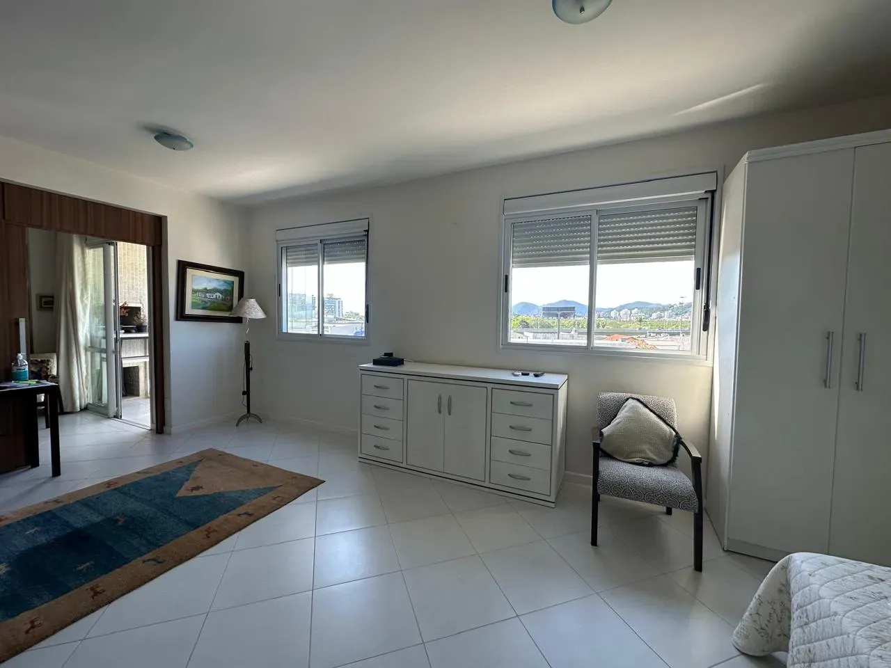 Furnished apartment, 98 m², with floor-to-ceiling windows — photo 15