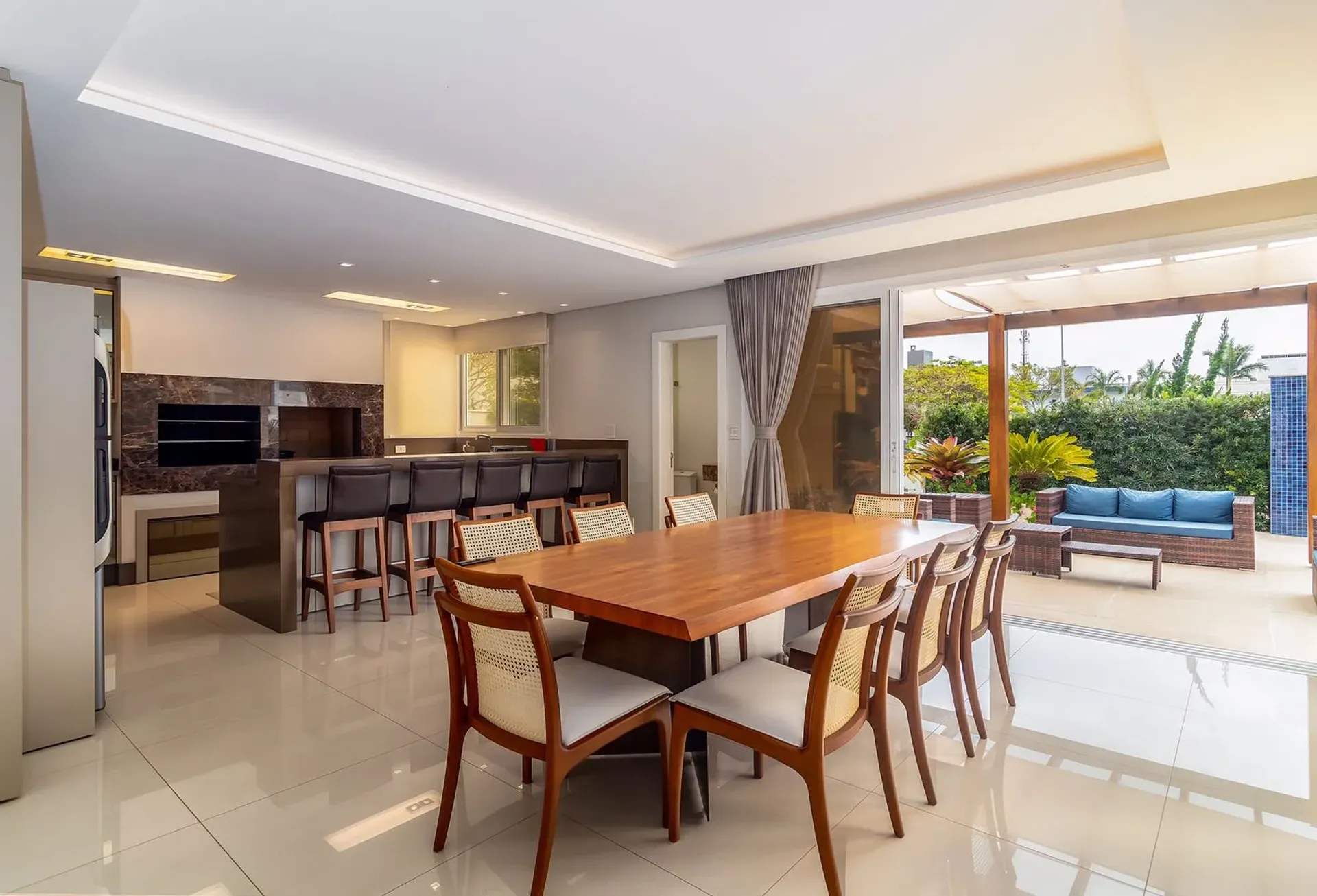 Casa amueblada con 5 suites y 700 m² — photo 2