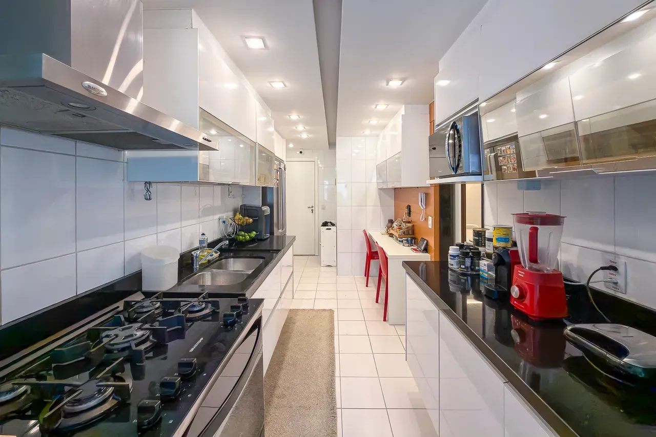 Furnished 3-bedroom apartment with 4 bathrooms — photo 3