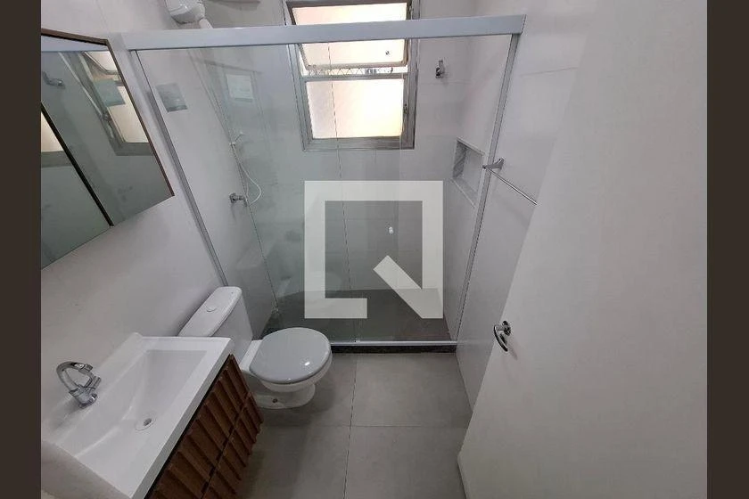 Wood or laminate floors in a 2-bedroom apartment, 68 m² — photo 4