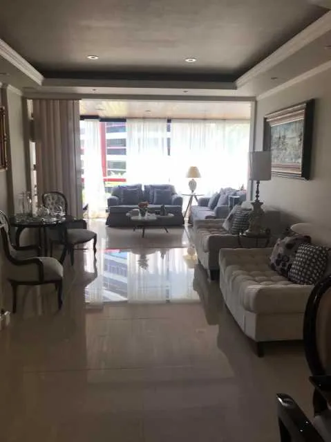 Apartamento mobiliado com 4 quartos e 5 banheiros — photo 2