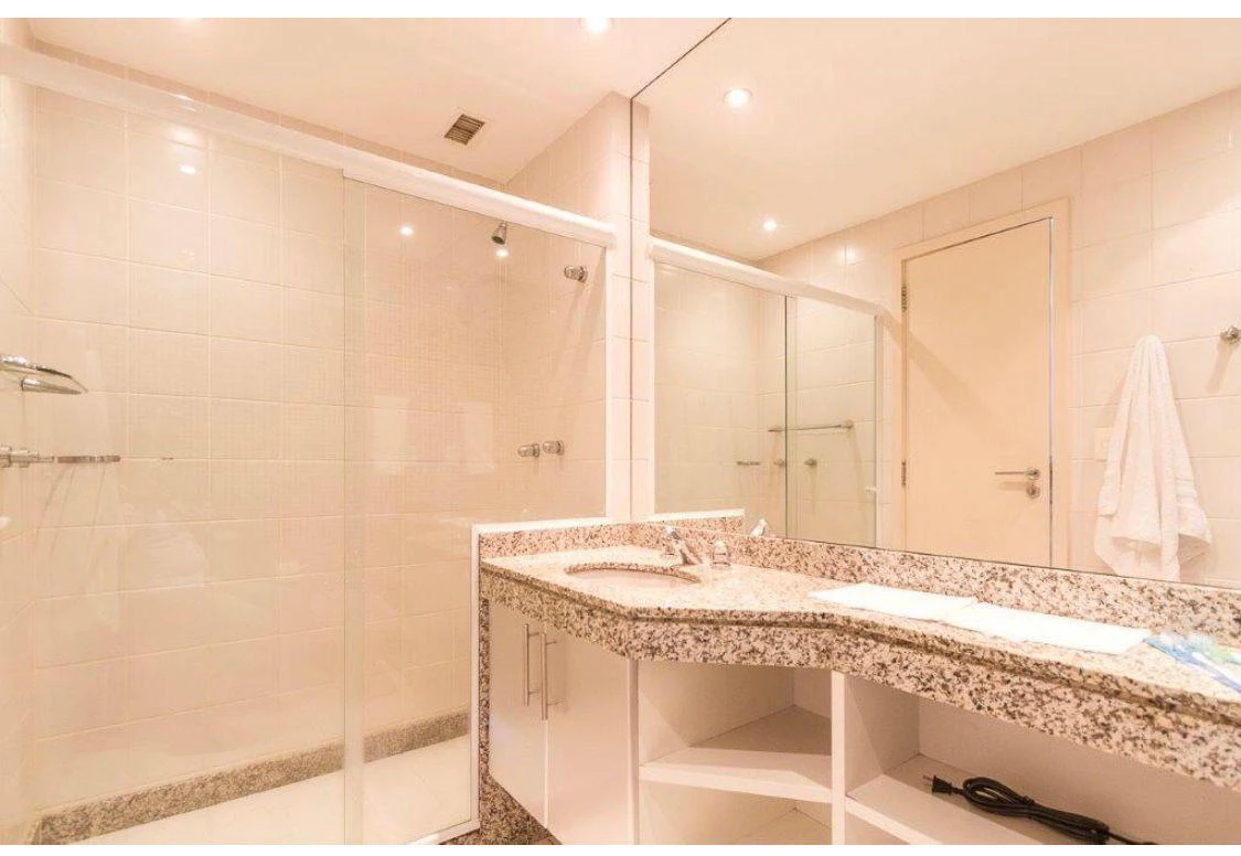 Apartamento mobiliado de 214 m² com 4 quartos e 5 banheiros — photo 27