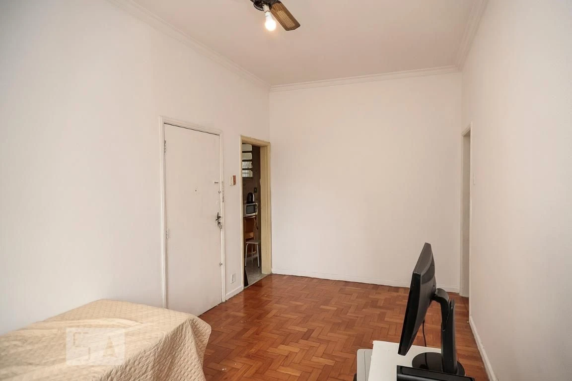 Home office in a 2-bedroom apartment, 79 m² — photo 25