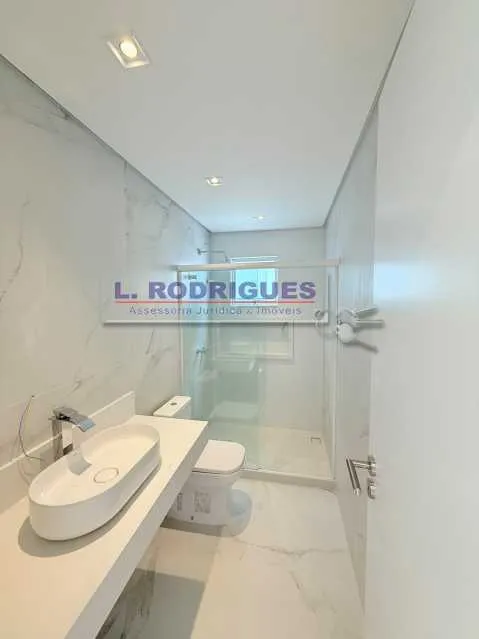 House with 5 bedrooms, 315 m², 3 parking spaces — photo 26