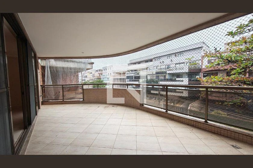 Apartamento com 3 suítes, varanda e 193 m² — photo 4