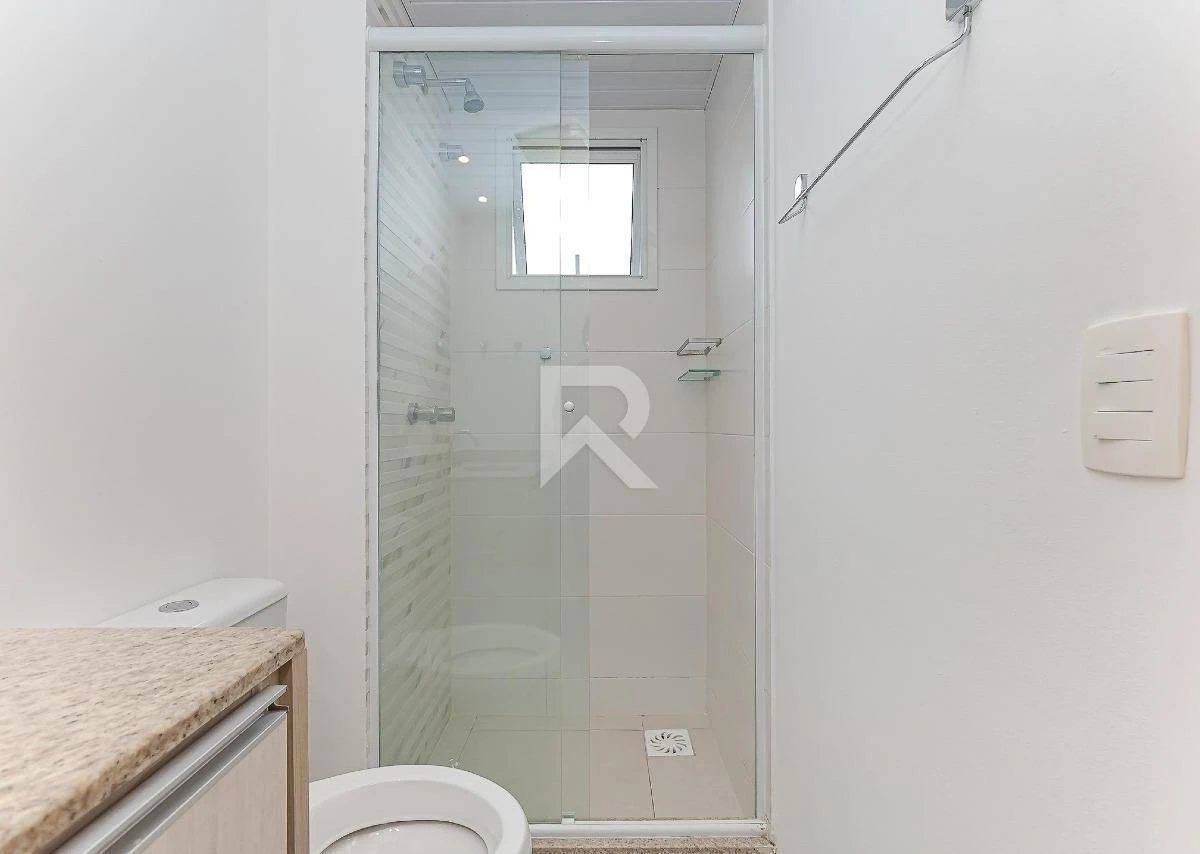 3-bedroom apartment in a building with a coworking space — photo 13