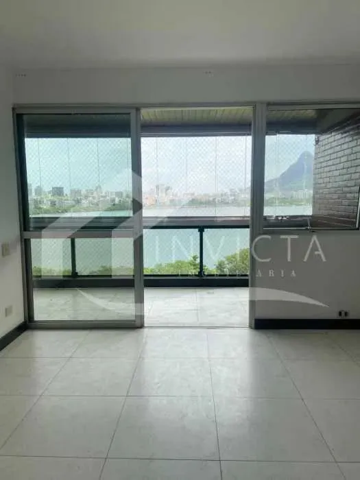 Residential apartment with 3 bedrooms and enclosed balcony — photo 7