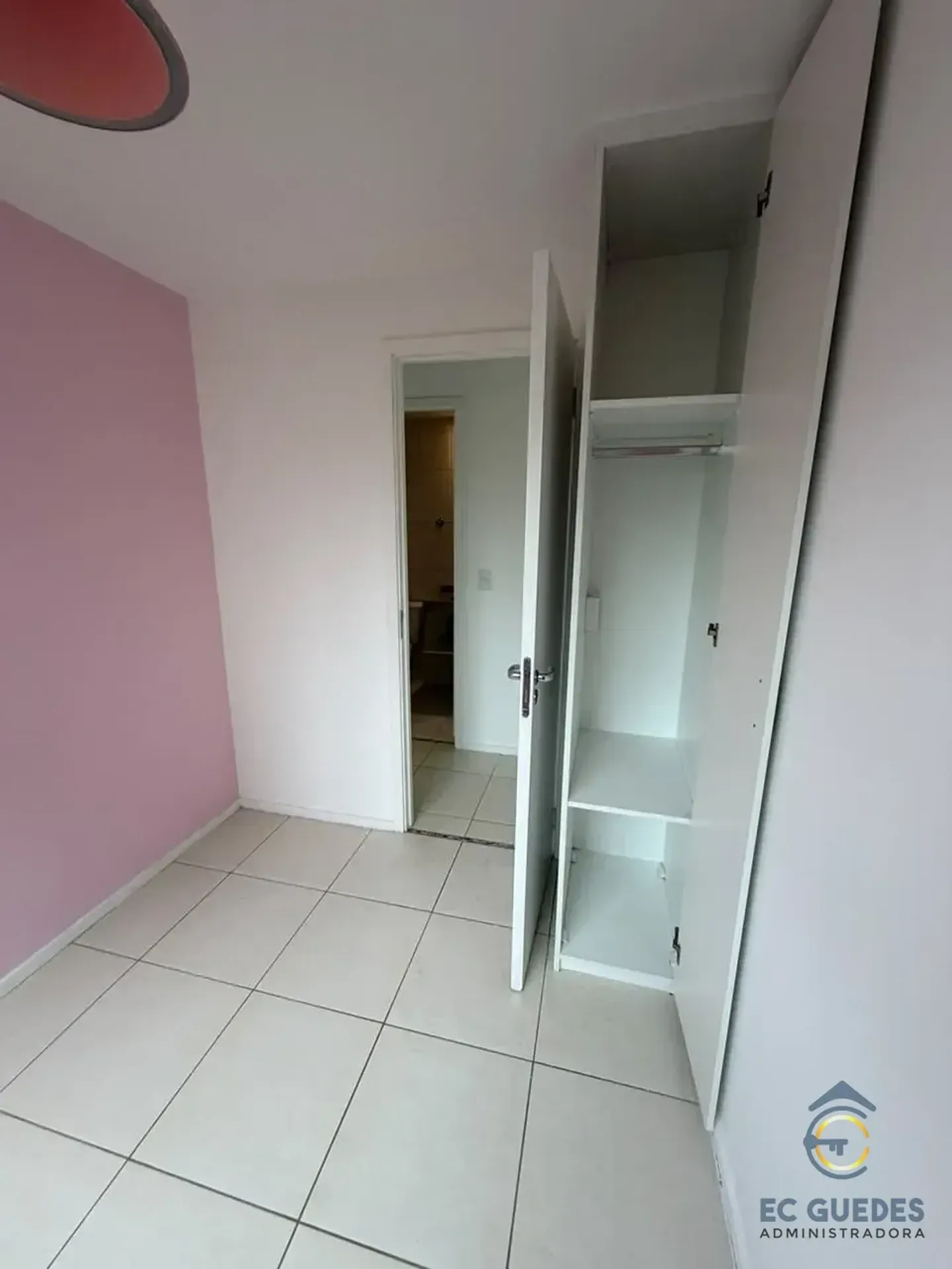 2-bedroom apartment with a mountain view in Rio de Janeiro — photo 26