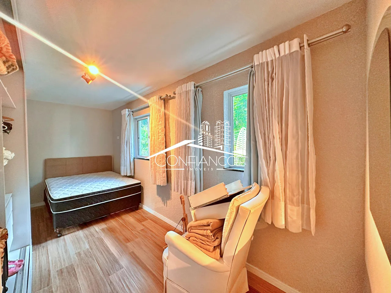 House with 4 bedrooms, 3 bathrooms and 6 parking — photo 14
