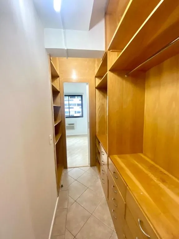 Apartment on the 13th floor with a bathtub — photo 12