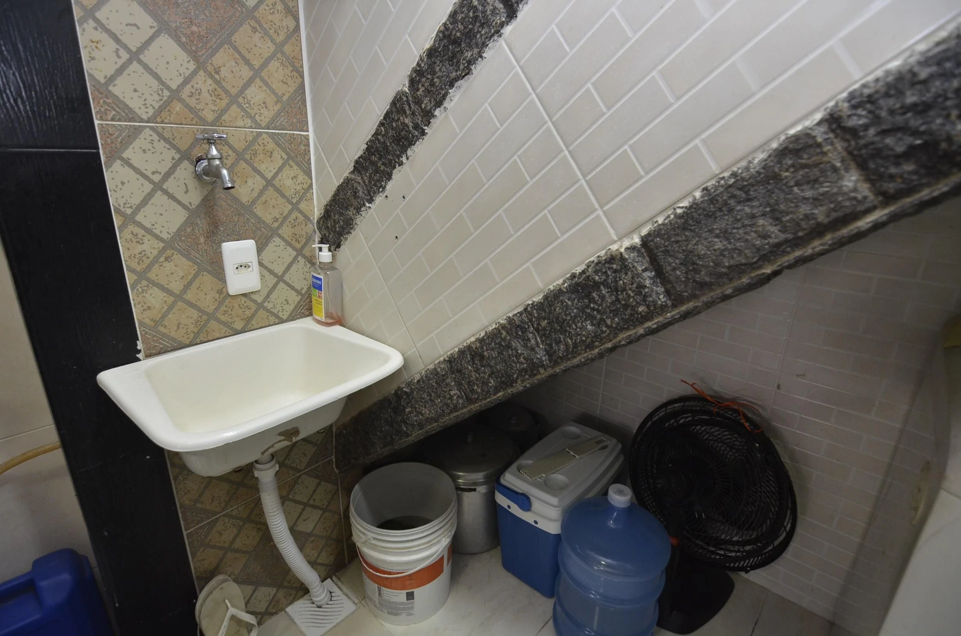 Меблированный дом с 2 спальнями и 1 ванной — photo 33