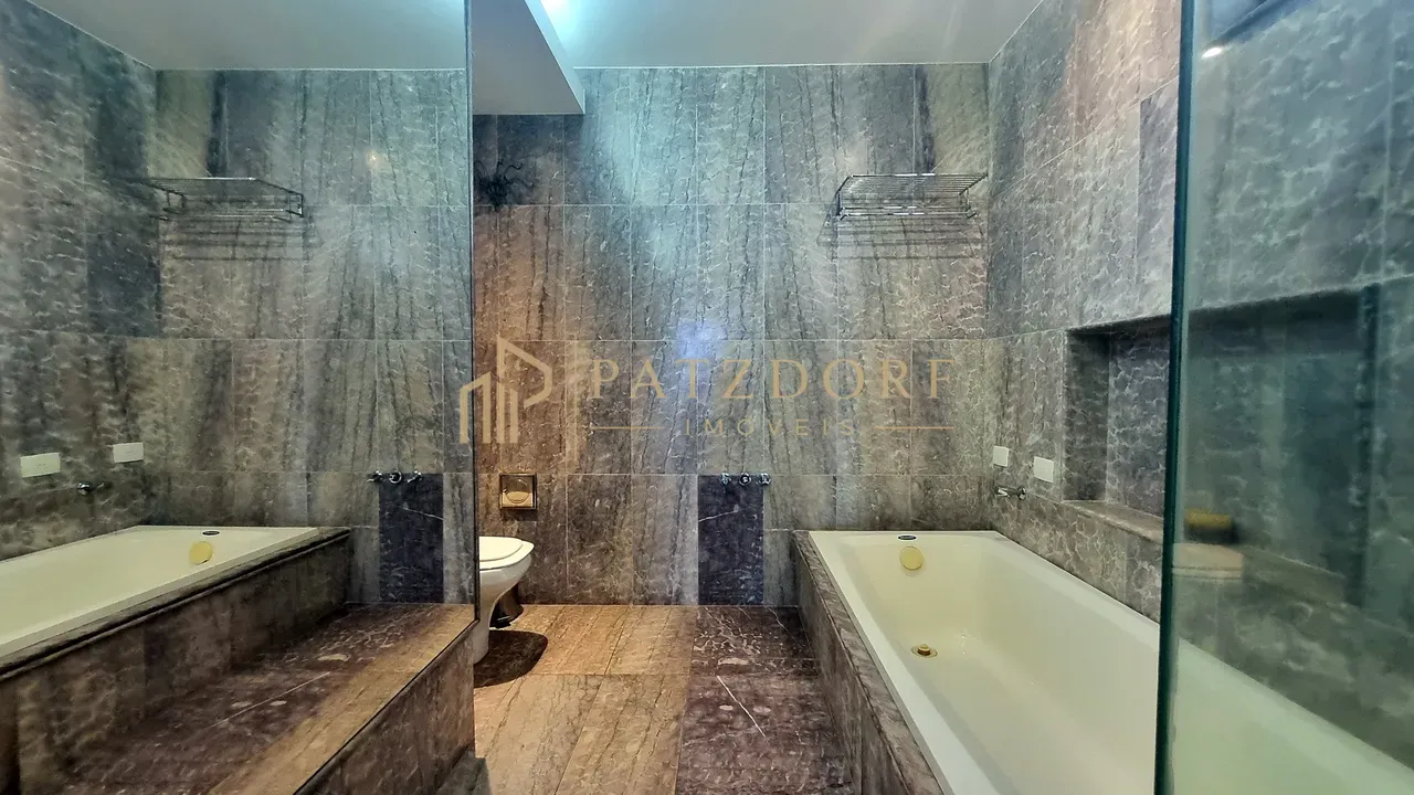 Apartamento 270 m² com 4 quartos e cozinha fechada — photo 28