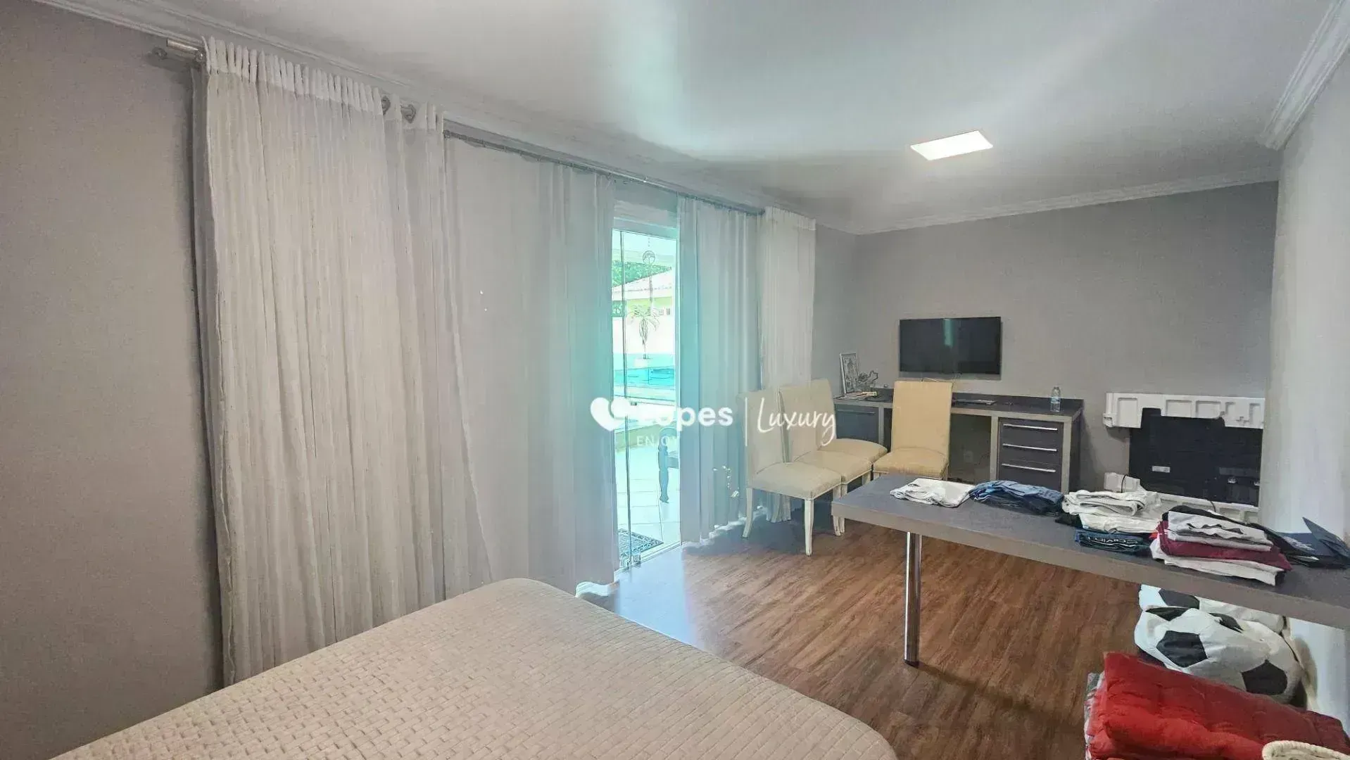 Furnished house with 6 en-suite suites and a private pool — photo 55