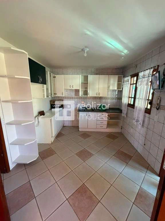 House with 5 bedrooms and 420 m², 4 parking spaces — photo 2