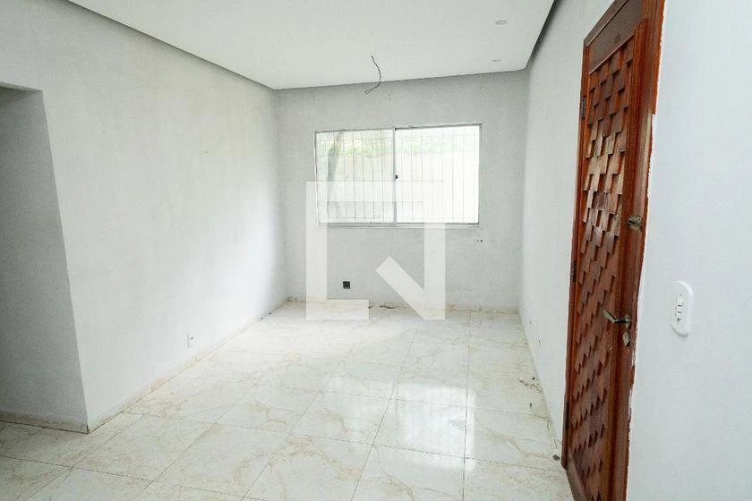 2-bedroom apartment in a building with a pool — photo 24