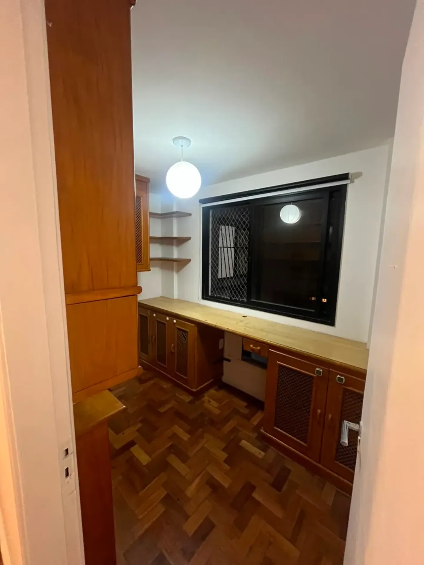 3-bedroom apartment in a building with a gym — photo 4