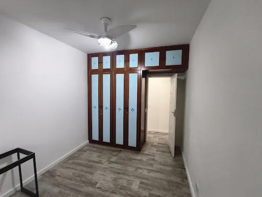 4-bedroom apartment with enclosed balcony — photo 4