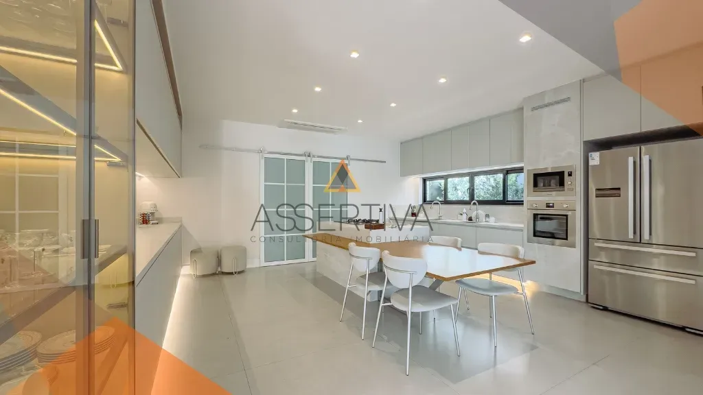 Furnished house with 5 en-suite bedrooms and integrated kitchen — photo 16